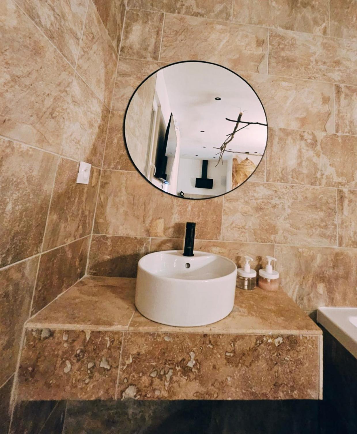Saint-Jean-Bonnefonds L'Experience Love Room מראה חיצוני תמונה