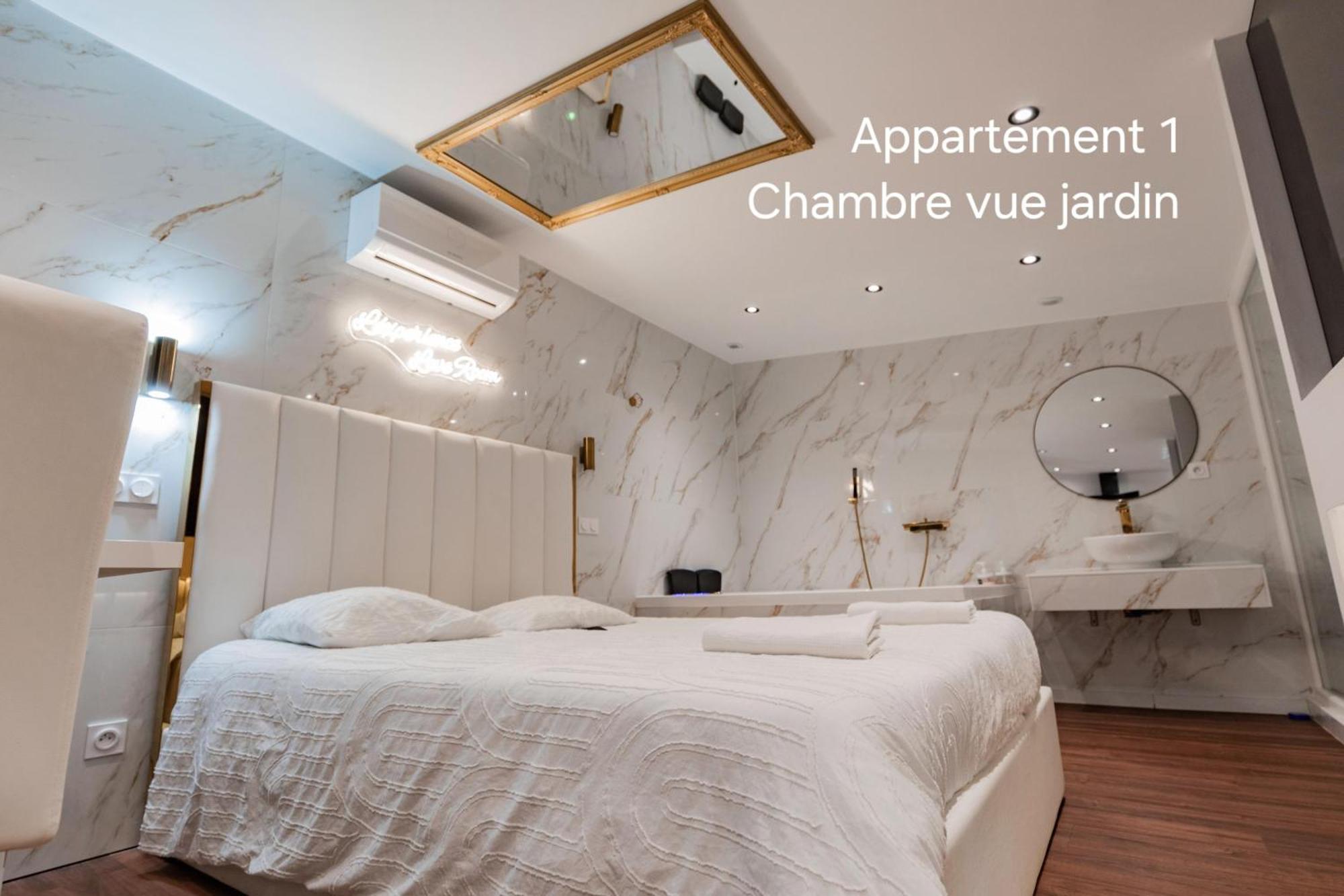 Saint-Jean-Bonnefonds L'Experience Love Room מראה חיצוני תמונה