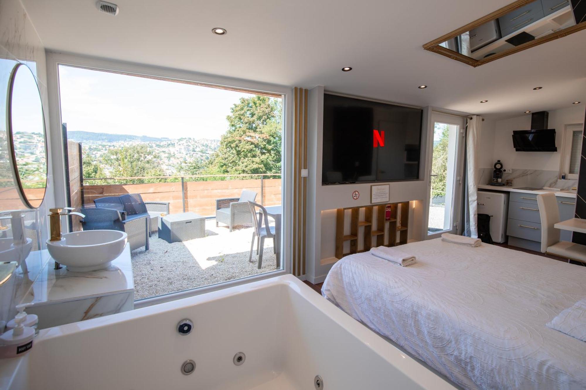 Saint-Jean-Bonnefonds L'Experience Love Room מראה חיצוני תמונה
