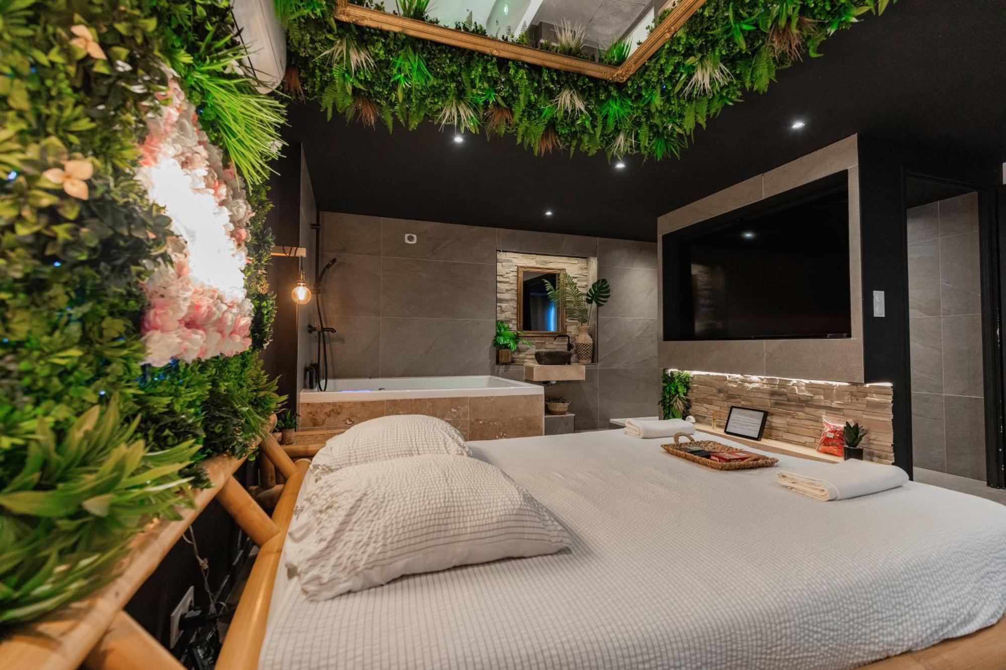 Saint-Jean-Bonnefonds L'Experience Love Room מראה חיצוני תמונה